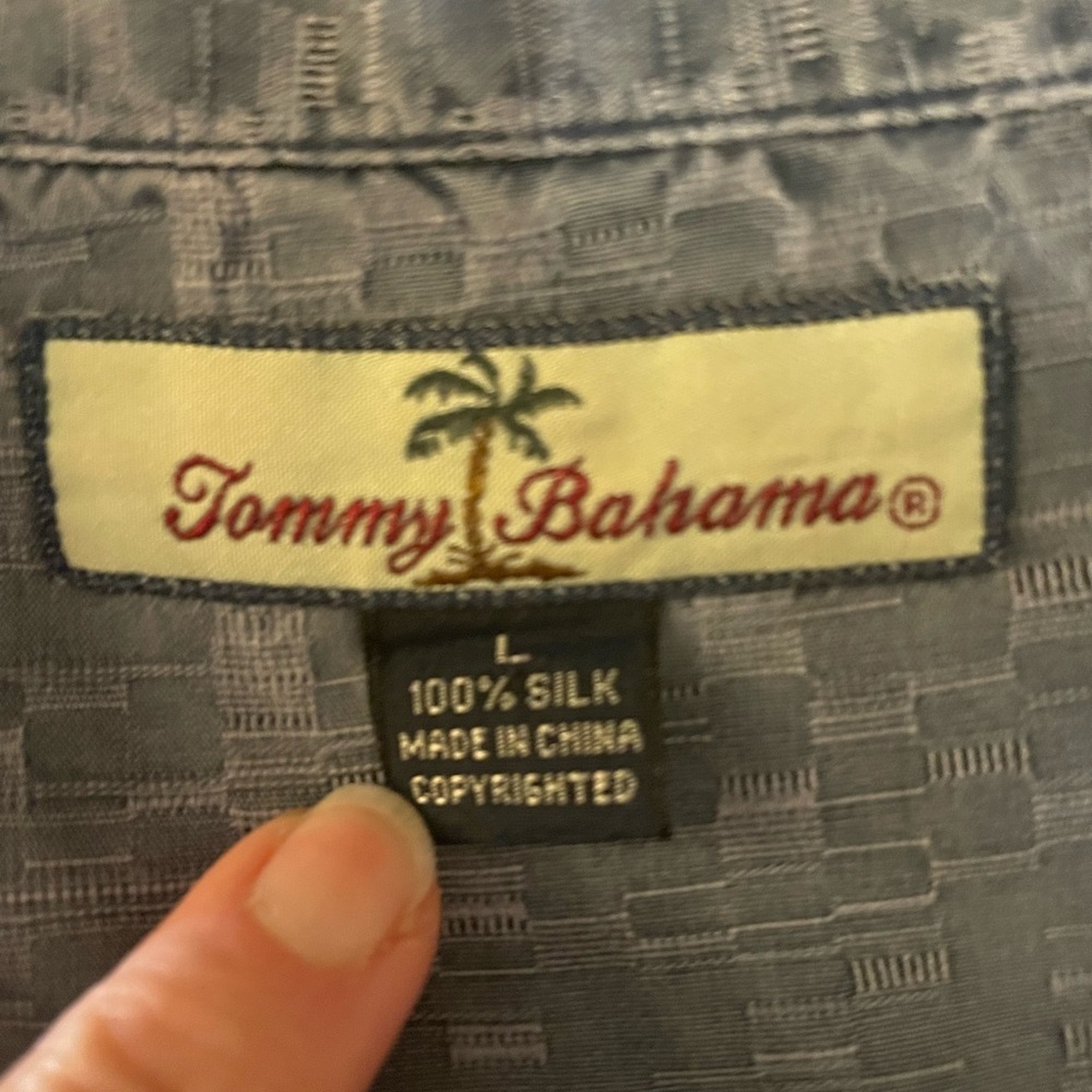 Tommy Bahama 100% Silk‎ Palm Leaf camp shirt/ L - Picture 2 of 2
